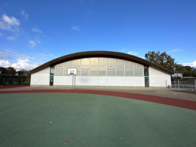 Sporthalle Außenansicht II